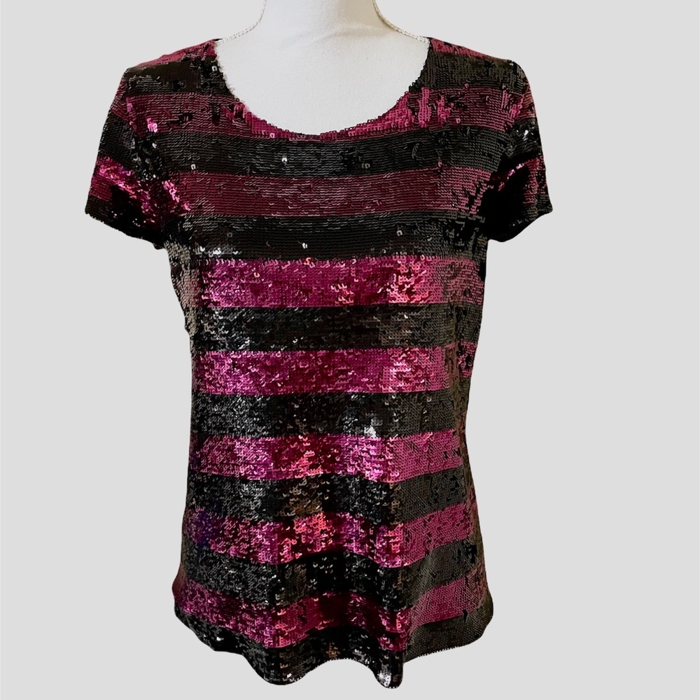 ALICE + OLIVIA STRIPED SEQUIN SHORT SLEEVE TOP
